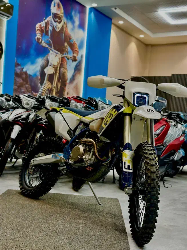 تریل روان هاسکی|موتورسیکلت|مشهد, زمرد|دیوار