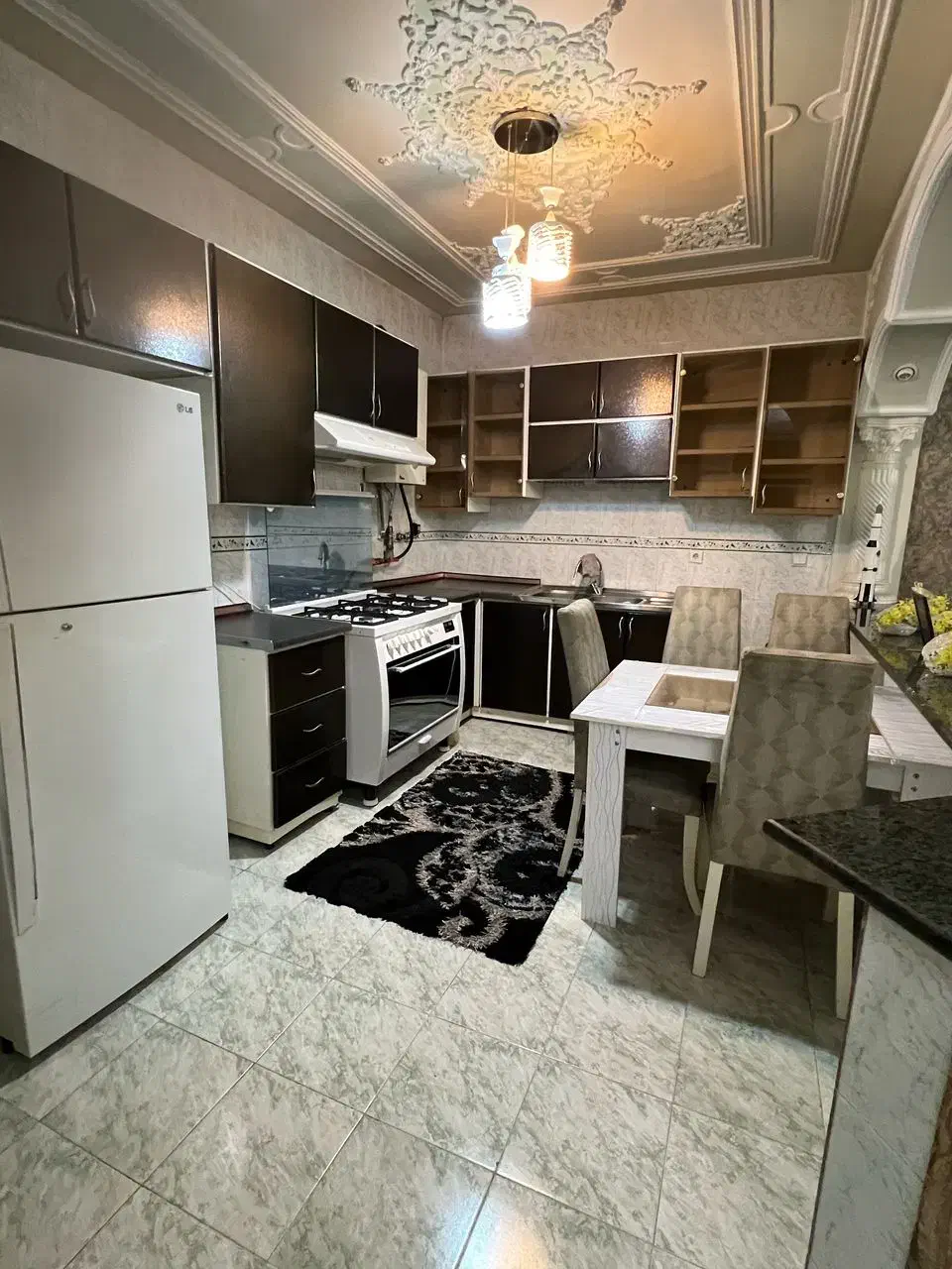 اجاره روزانه دوخوابه فول مبله|اجارهٔ کوتاهمدت آپارتمان و سوئیت|شیراز, ابیوردی|دیوار