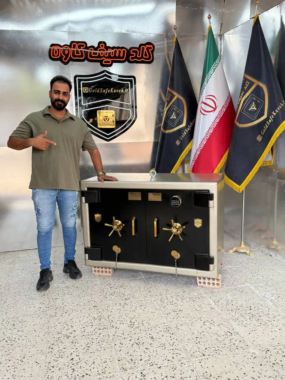 گاوصندوق زیرویترینی عرض 120 مشکی طلایی هرزگرد|ابزارآلات|قزوین, |دیوار