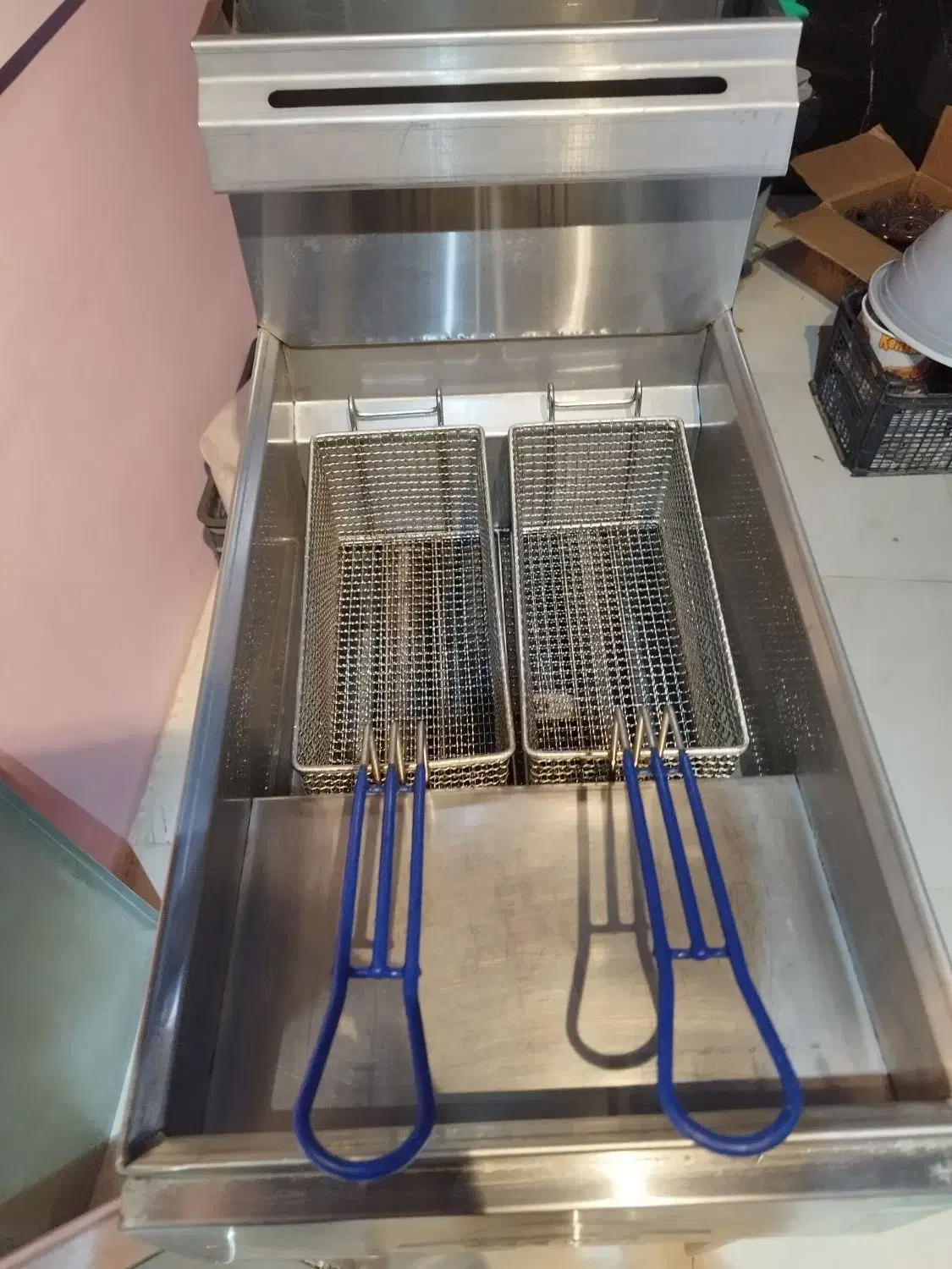 سرخ کن|اجاق گاز و لوازم برقی پخت‌وپز|قائن, |دیوار