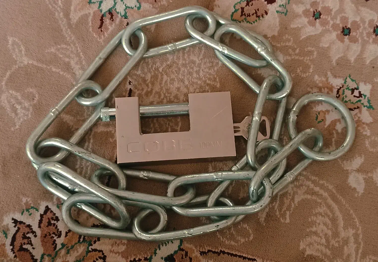 قفل کتابی و زنجیر|ابزارآلات|نجفآباد, کشاورز|دیوار