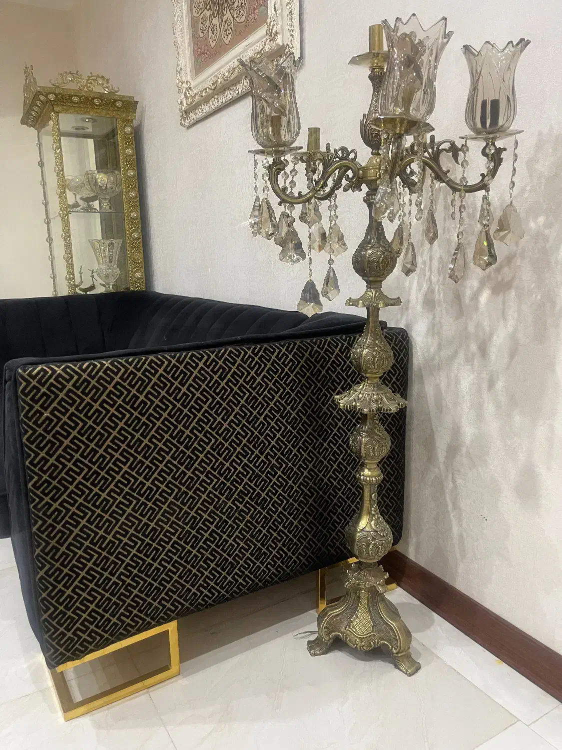 میز برنز و لوستر کنار سالنی برنز|لوستر و چراغ آویز|قم, باجک سه|دیوار