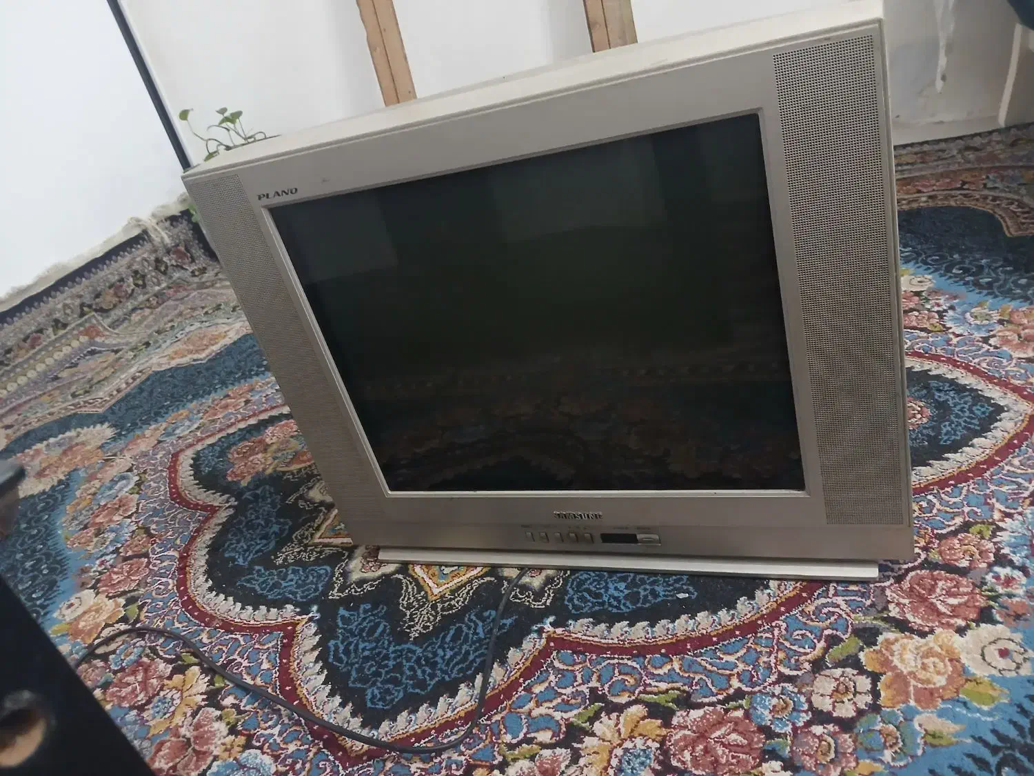 لوازم خانه ،میز تلویزیون ،تلویزیون|تلویزیون و پروژکتور|رشت, دیانتی|دیوار