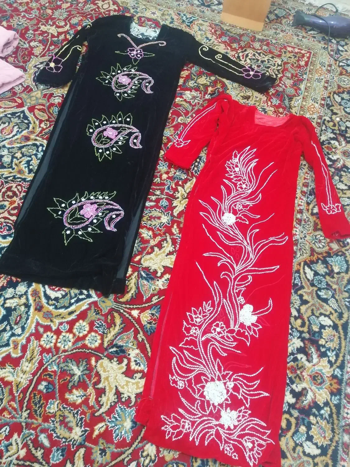 کاپیشن|لباس|یاسوج, |دیوار