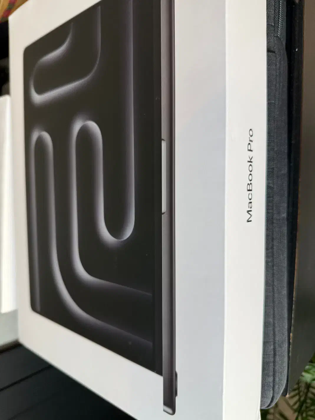 لپ تاپ 16.2 اینچ MacBook Pro M4Max-48GBRAM-1TB SSD|رایانه همراه|تهران, سعادت‌آباد|دیوار