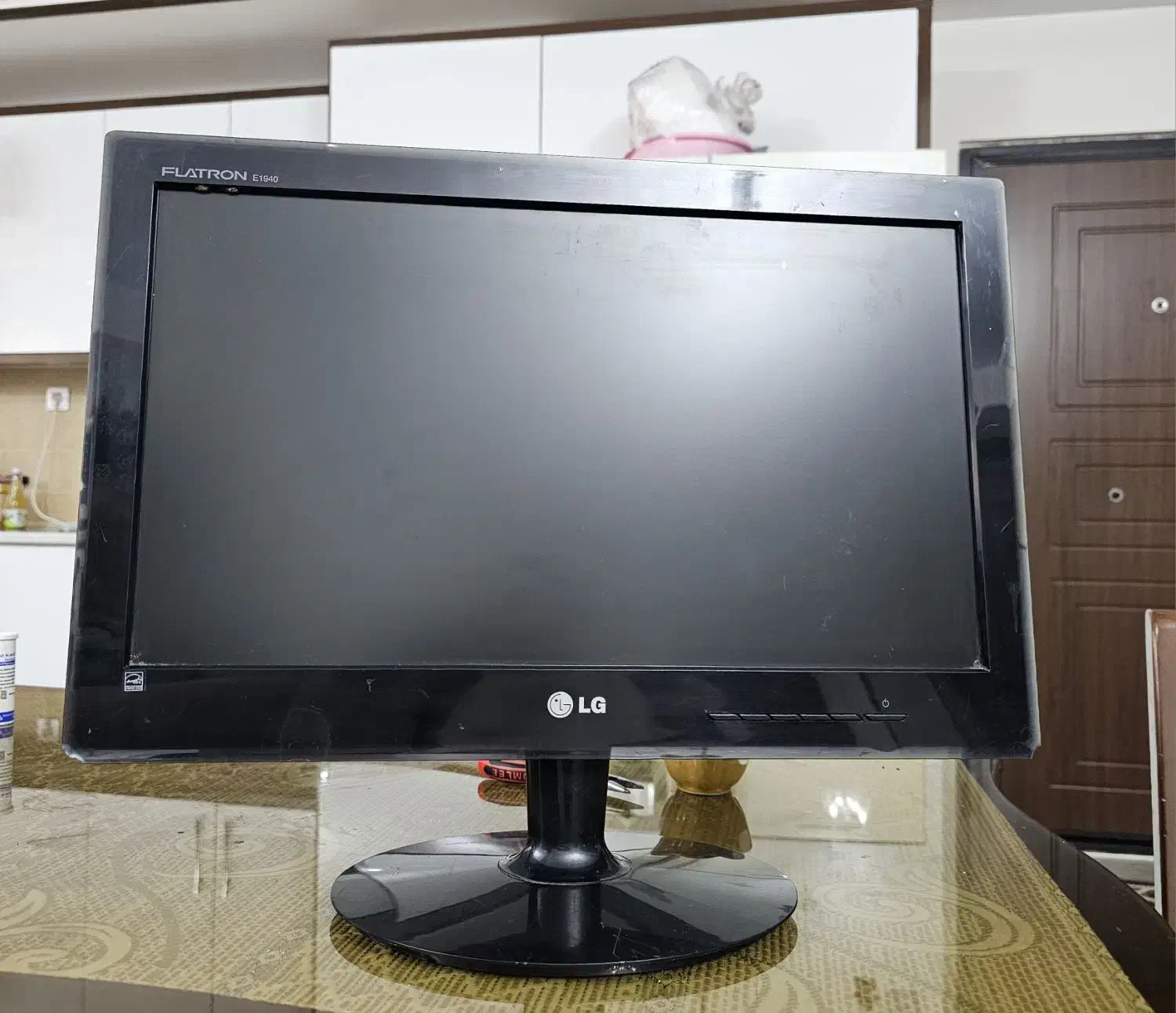 مانیتور ال جی ۱۹۴۰- ۱۹ اینچ|قطعات و لوازم جانبی رایانه|تهران, حافظیه|دیوار