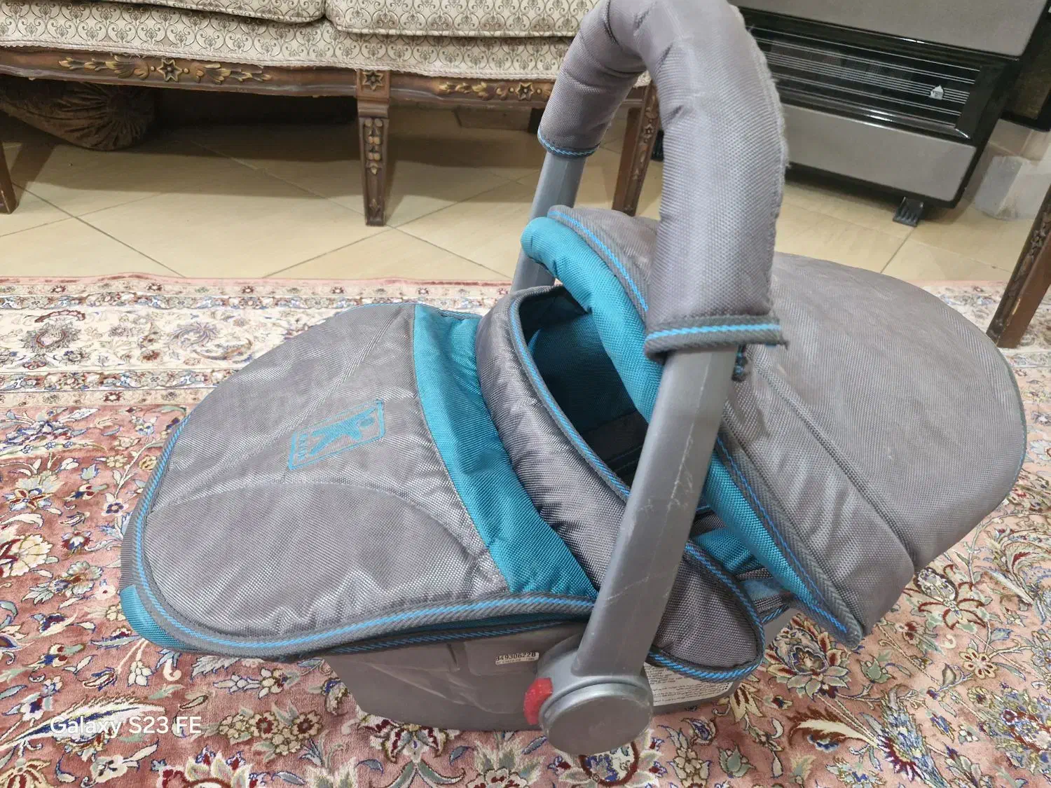 کریر و روروک|کالسکه و لوازم جانبی|شیراز, تندگویان|دیوار