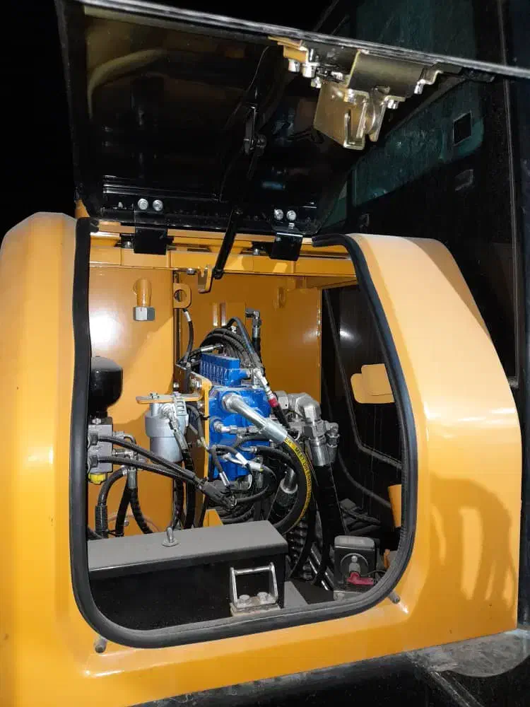 فروش مینی بیل سانی شیش تن تحویل فوری|خودرو سنگین|شیروان (خراسان), |دیوار