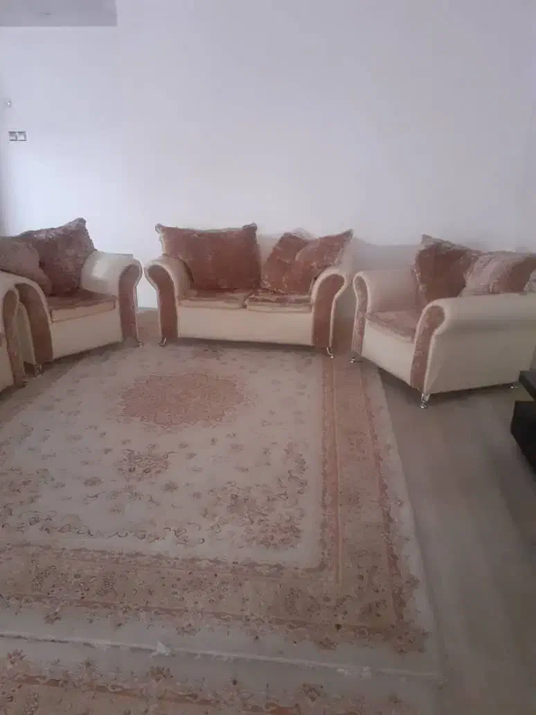 نیم ست چرم و‌پارچه|مبلمان خانگی و میز عسلی|کرج, شاهین‌ویلا|دیوار