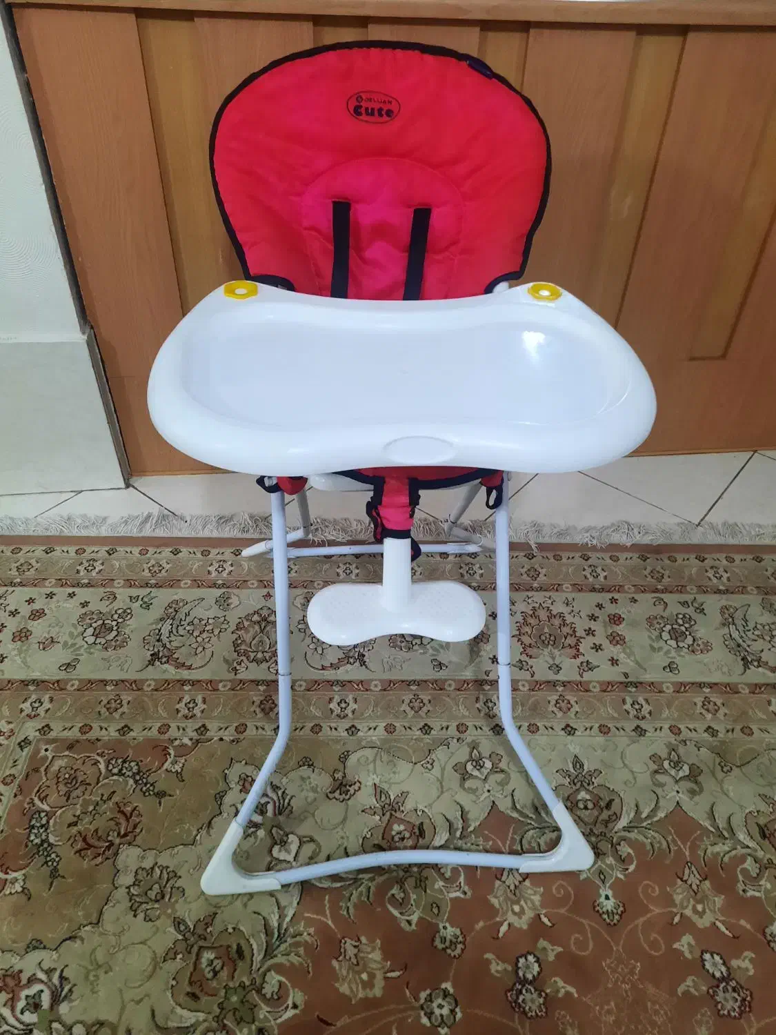 صندلی کودک|تخت و صندلی بچه|شاهین‌شهر, حافظ جنوبی|دیوار