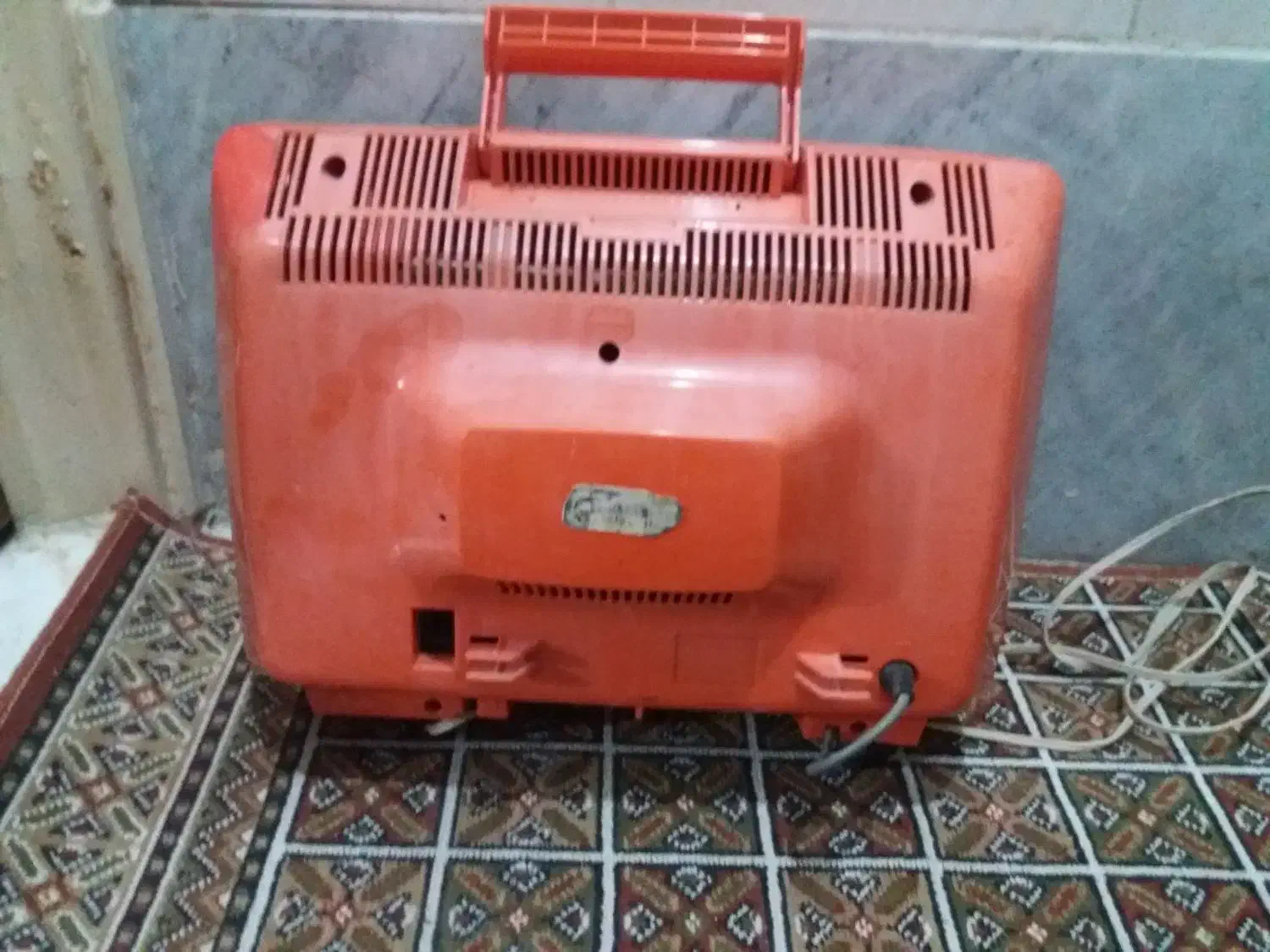 تلویزیون فیلیپس قدیمی|کلکسیون اشیاء عتیقه|اصفهان, مولوی|دیوار