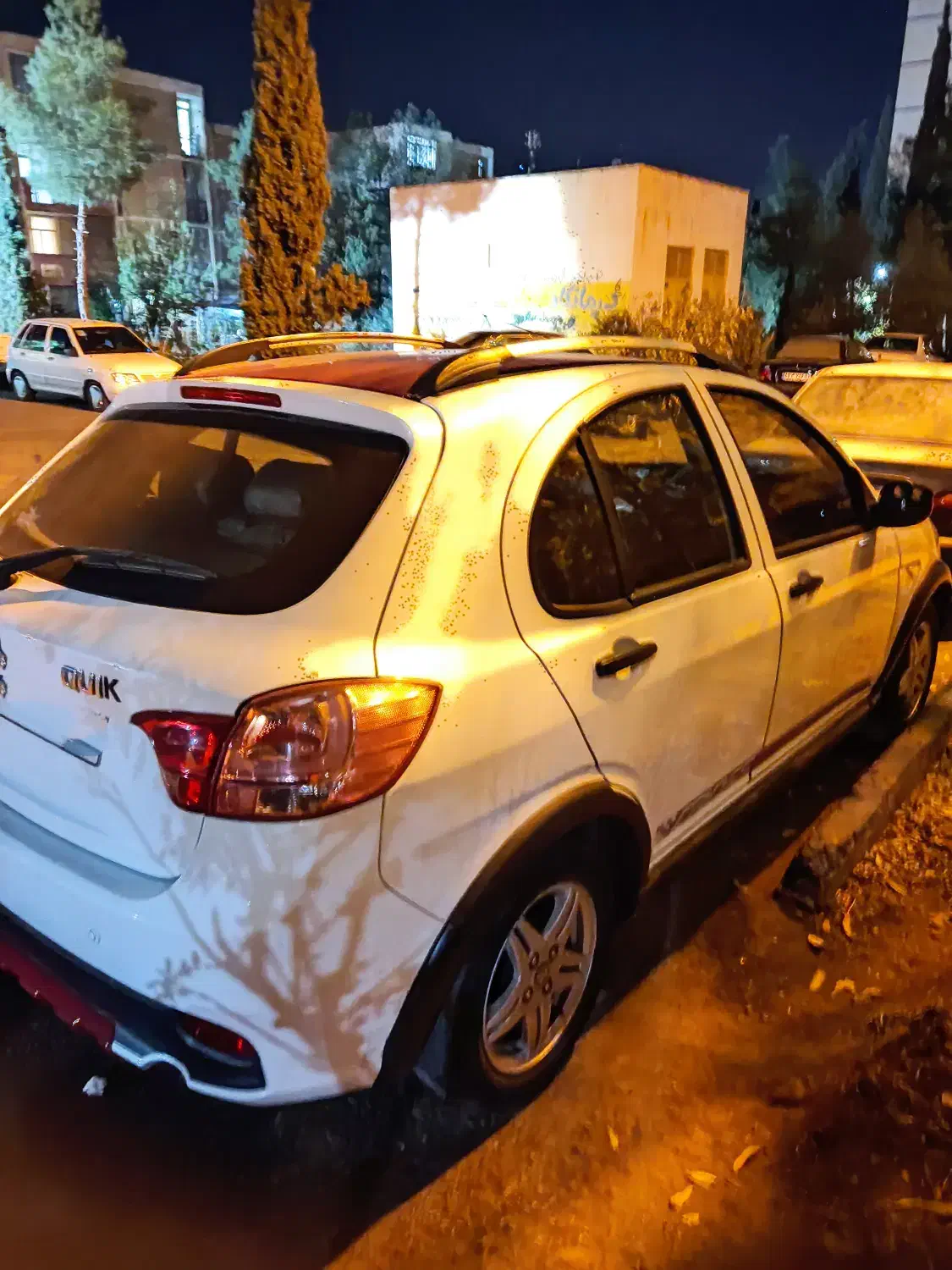 کوییک R سفید قرمز|خودرو سواری و وانت|شیراز, کوی وحدت|دیوار