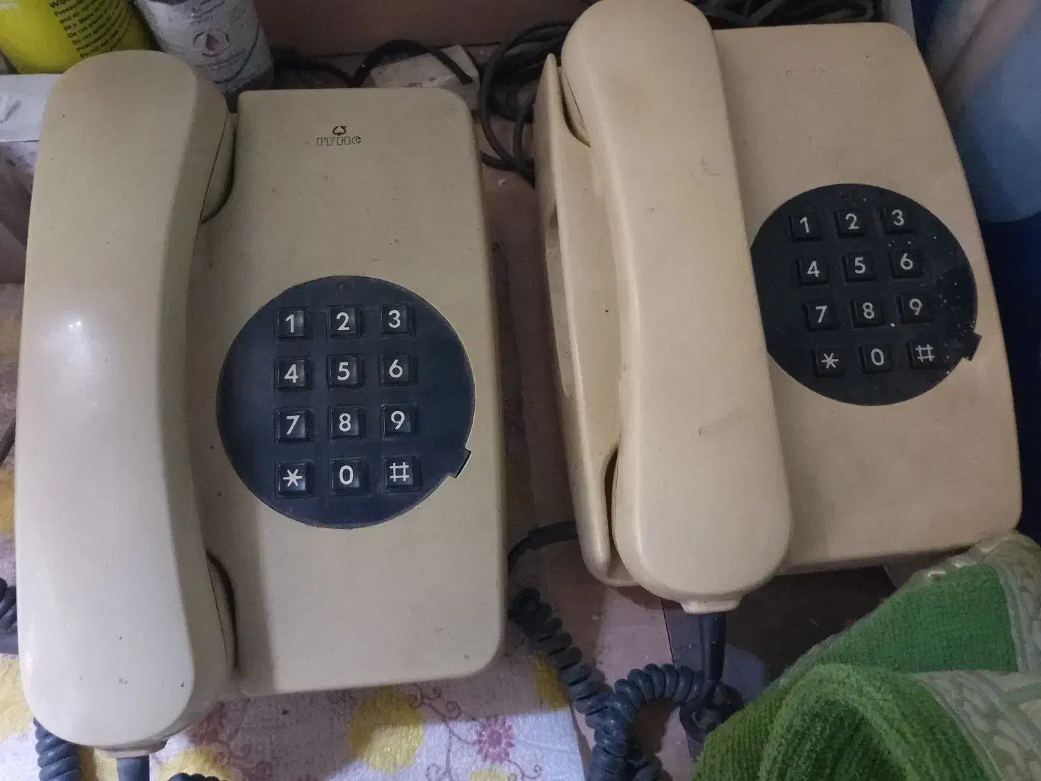 تلفن رومیزی قدیمی|کلکسیون اشیاء عتیقه|سمنان, |دیوار