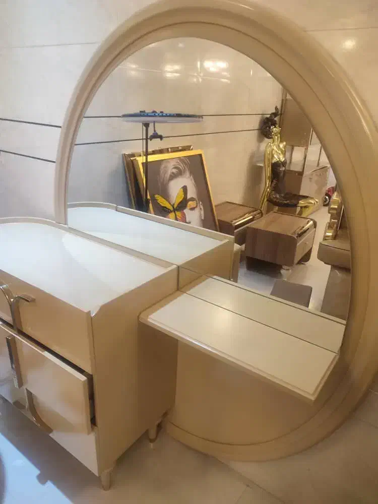 لوازم و تجهیزات آرایشگاه همگی نو و در حد نو|آرایشگاه و سالن‌های زیبایی|مراغه, |دیوار