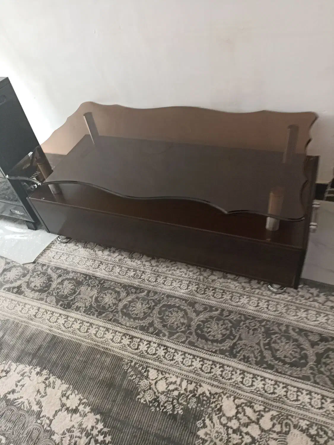 مبل تمیز فنر با میز عسلی میز وسط|مبلمان خانگی و میز عسلی|بومهن, |دیوار