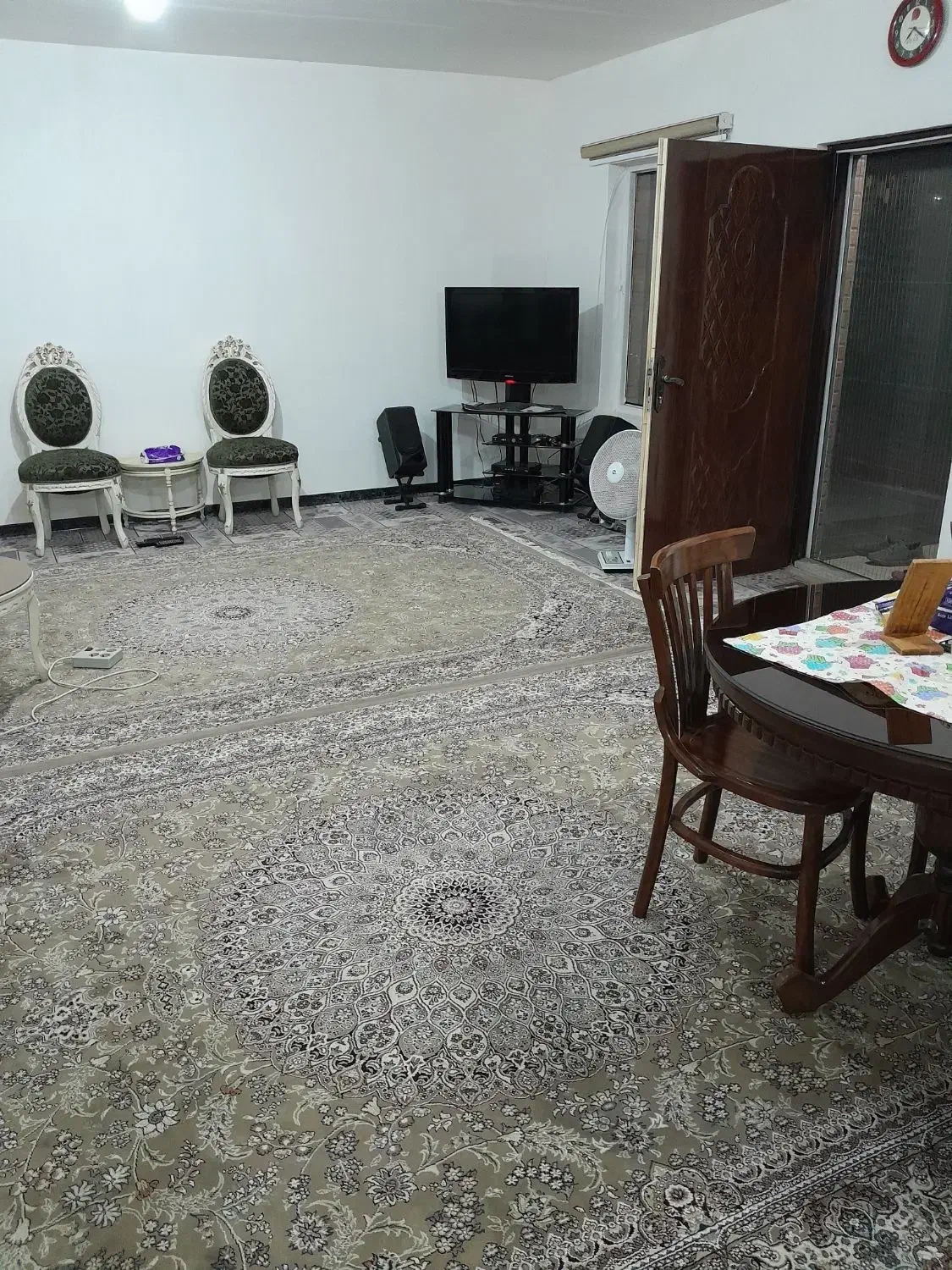 فرش ۹ متری جفت (درحد)|فرش|پیشوا, |دیوار