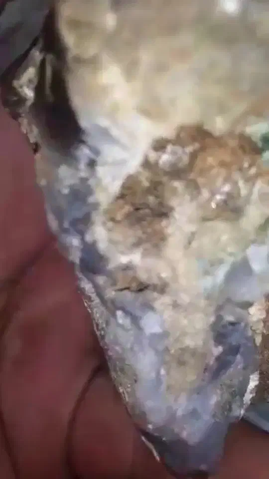 فروش  یک قطعه سنگ عقیق تراش نخورده  زیبا|کلکسیون اشیاء عتیقه|واجارگاه, |دیوار