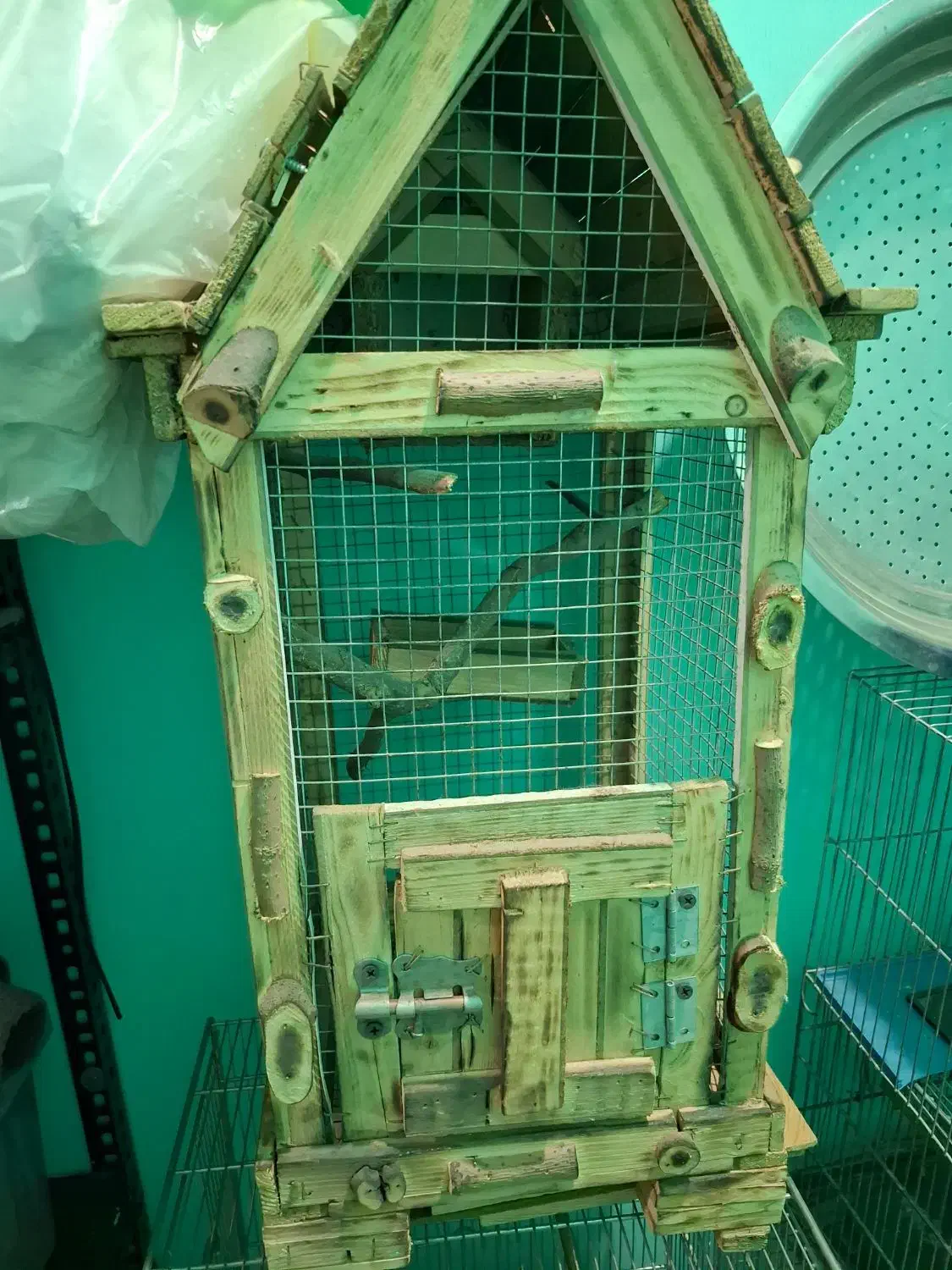 تعدادی قفس چوبی تله|لوازم جانبی حیوانات|رباط‌کریم, رباط‌کریم|دیوار