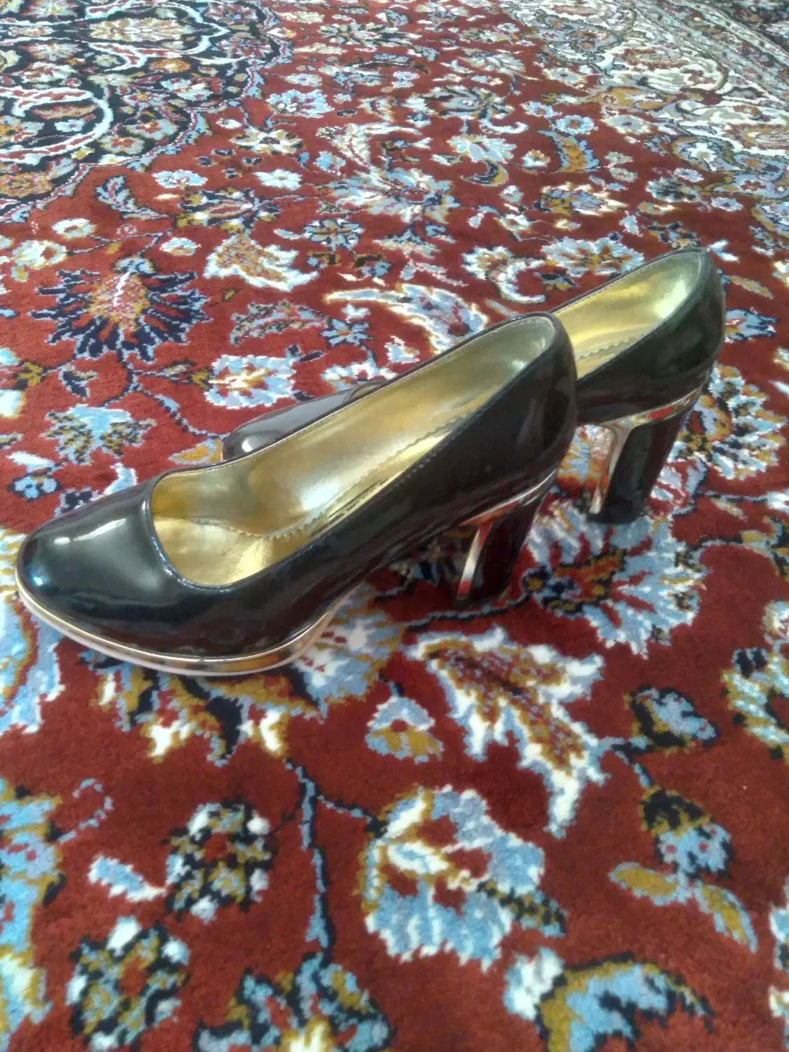 کفش‌ زنانه|کیف، کفش، کمربند|اهر, |دیوار