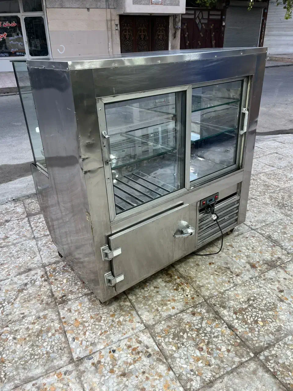 یخچال معکبی جیگرکی درحد نو نو|فروشگاه و مغازه|تهران, فلسطین (میدان انقلاب)|دیوار