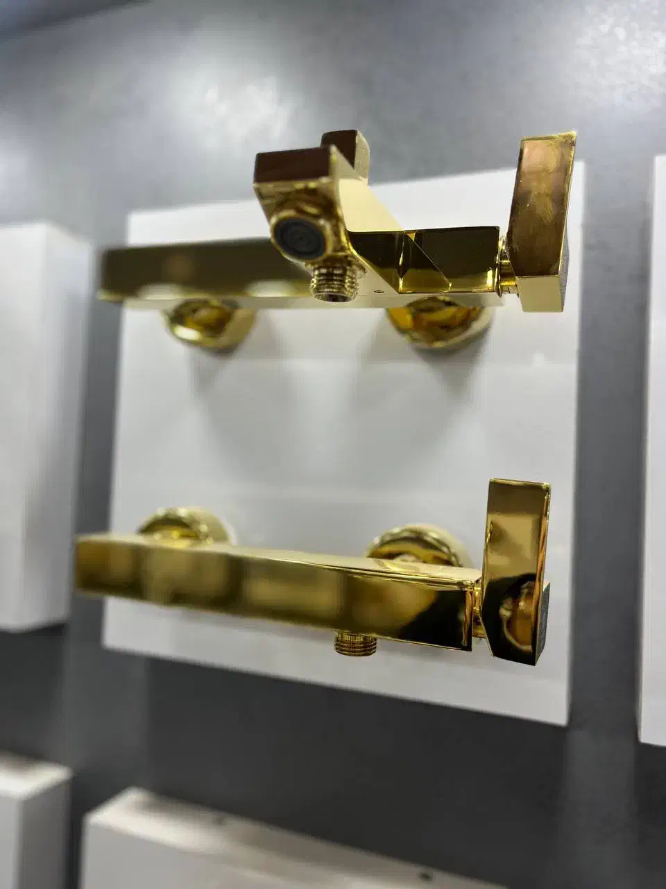 شیرالات طلایی فلت|مصالح و تجهیزات ساختمان|اصفهان, سرچشمه|دیوار