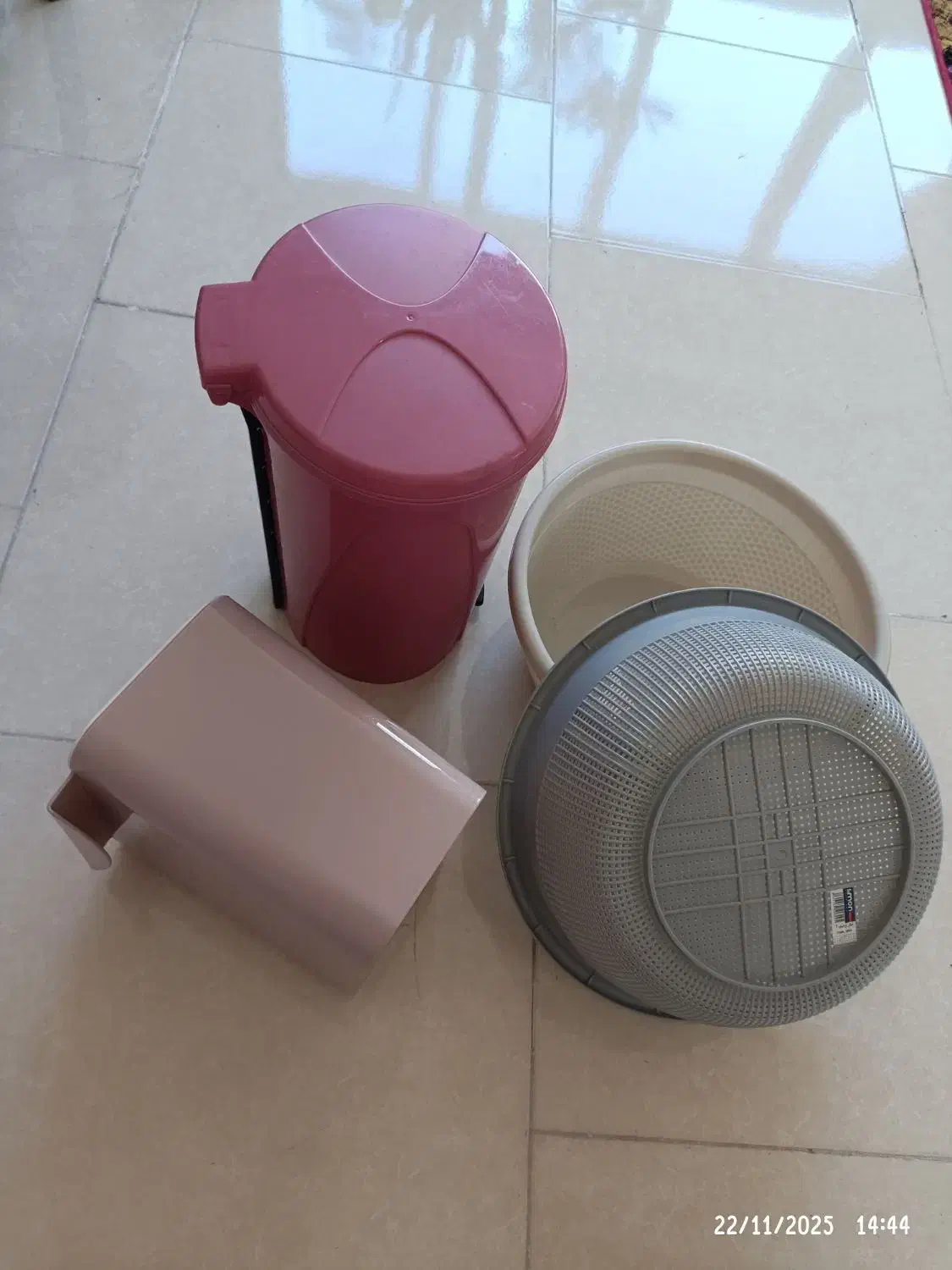 سطل زباله پدالی ، آبکش ، لگن ، ظروف آشپزخانه|لوازم نظافت|رشت, کوی مهر|دیوار