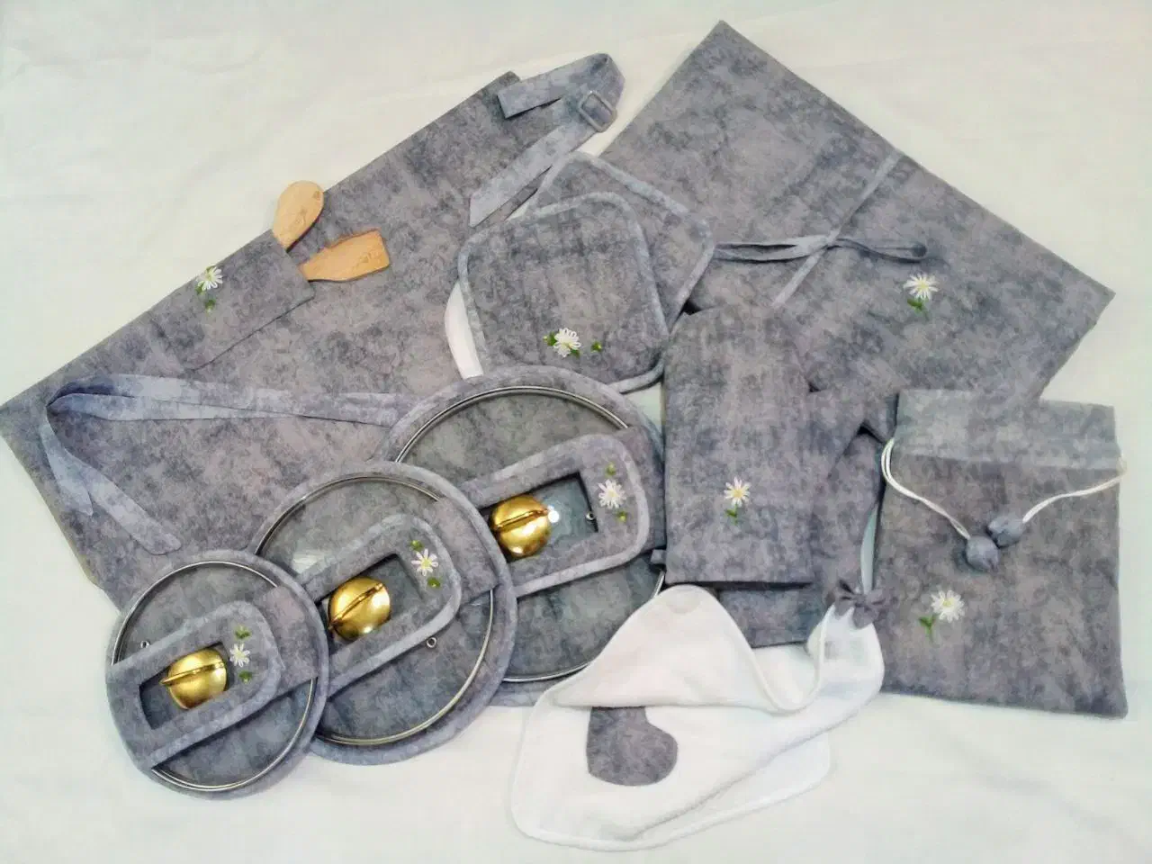 سرویس آشپزخانه عروس|سفره، حوله، دستمال آشپزخانه|بروجرد, |دیوار