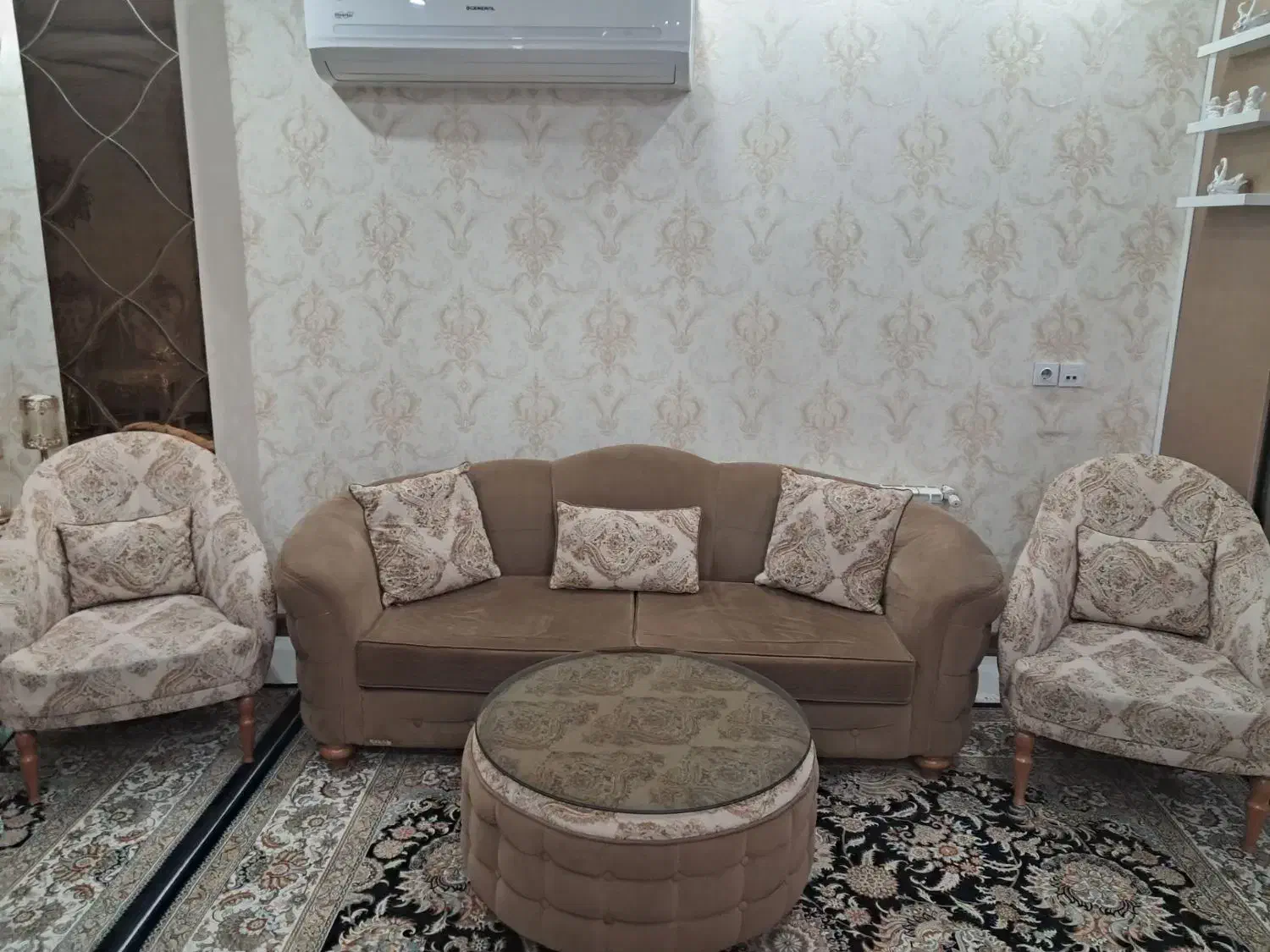 مبل نیم ست دست دوم|مبلمان خانگی و میز عسلی|قرچک, شهرک طلائیه|دیوار