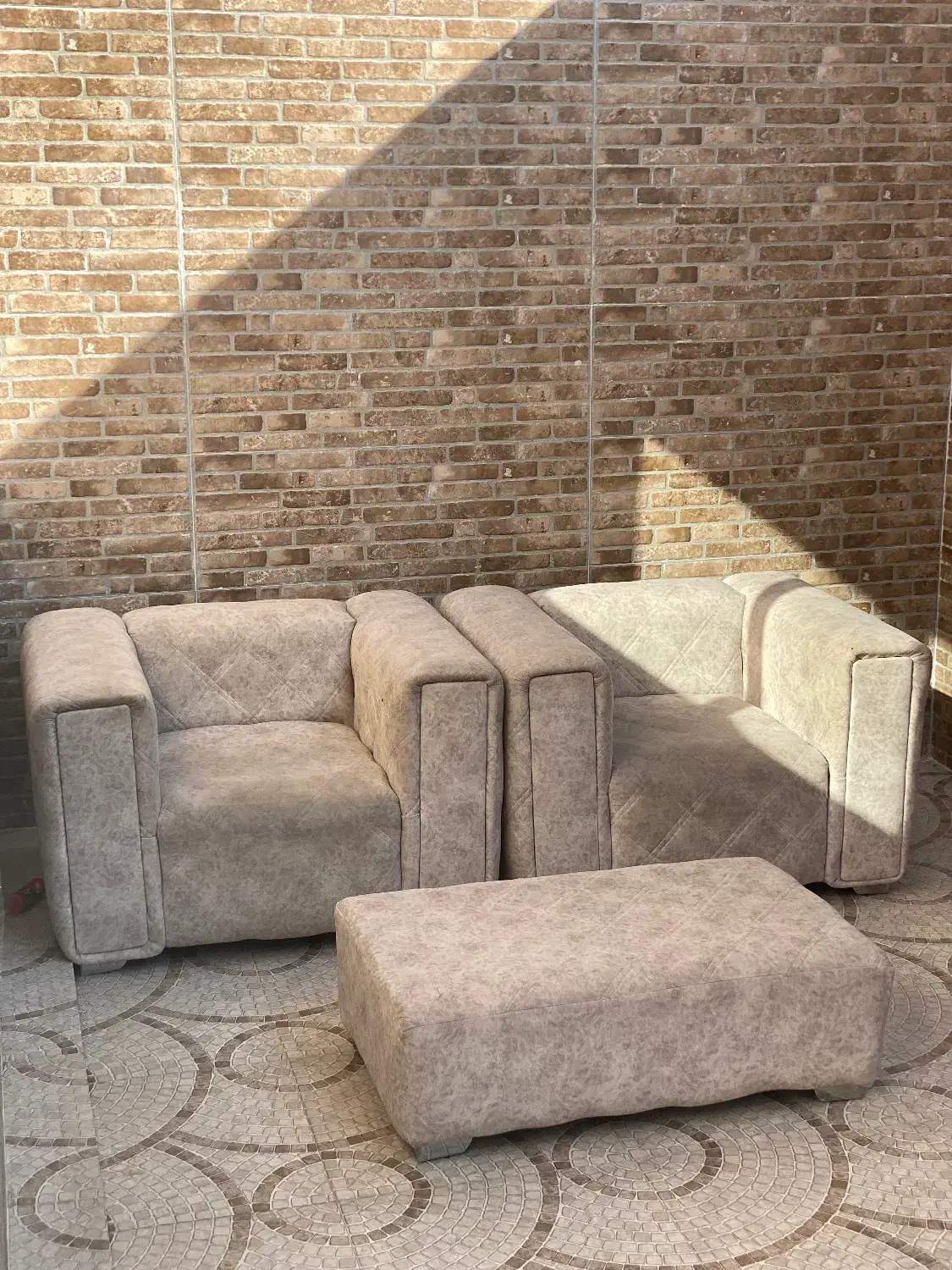 دو عدد مبل تک نفره به همرا میز|مبلمان خانگی و میز عسلی|آق قلا, |دیوار