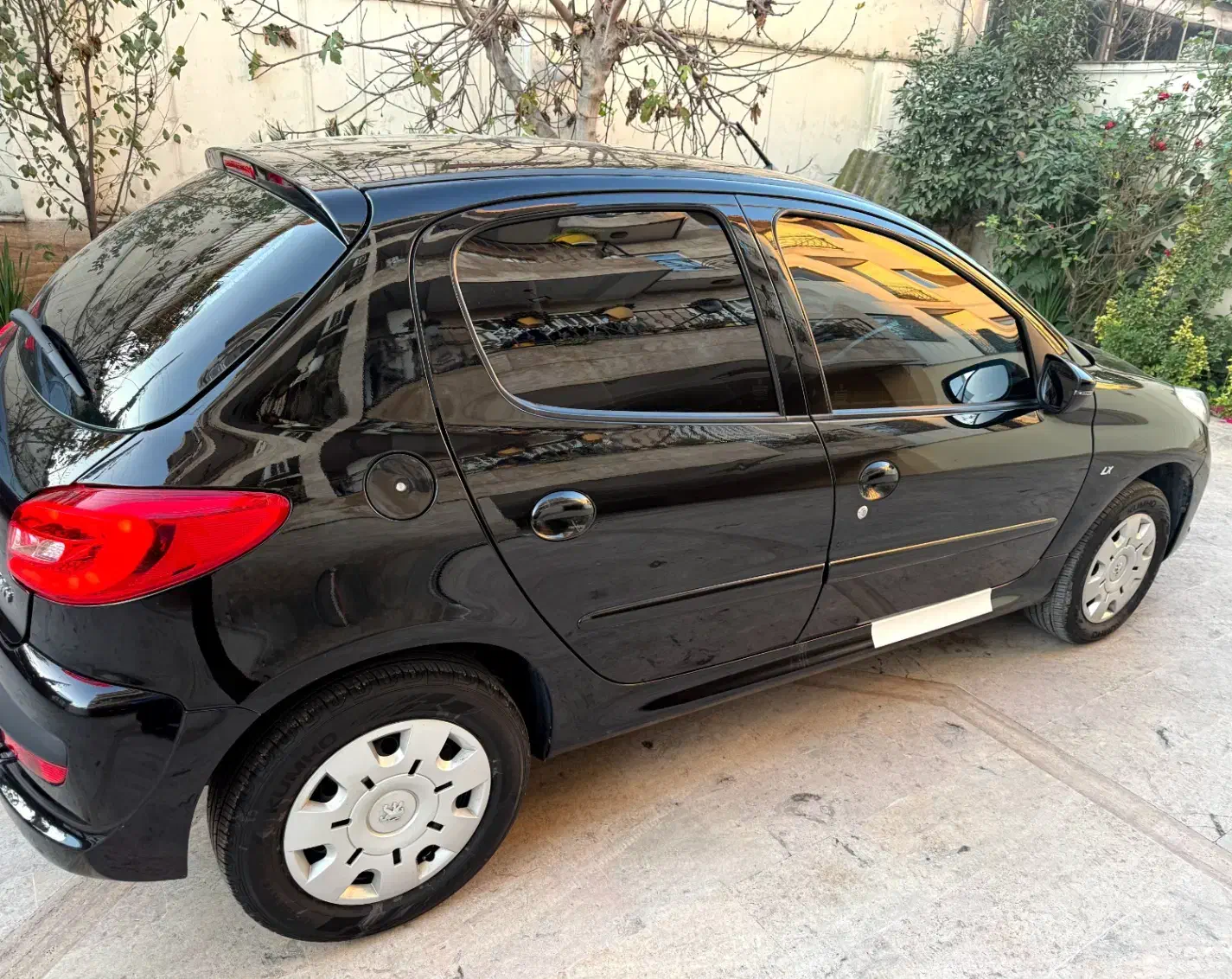 ۲۰۷ مشکی ۱۴۰۳ دنده ای|خودرو سواری و وانت|آمل, |دیوار