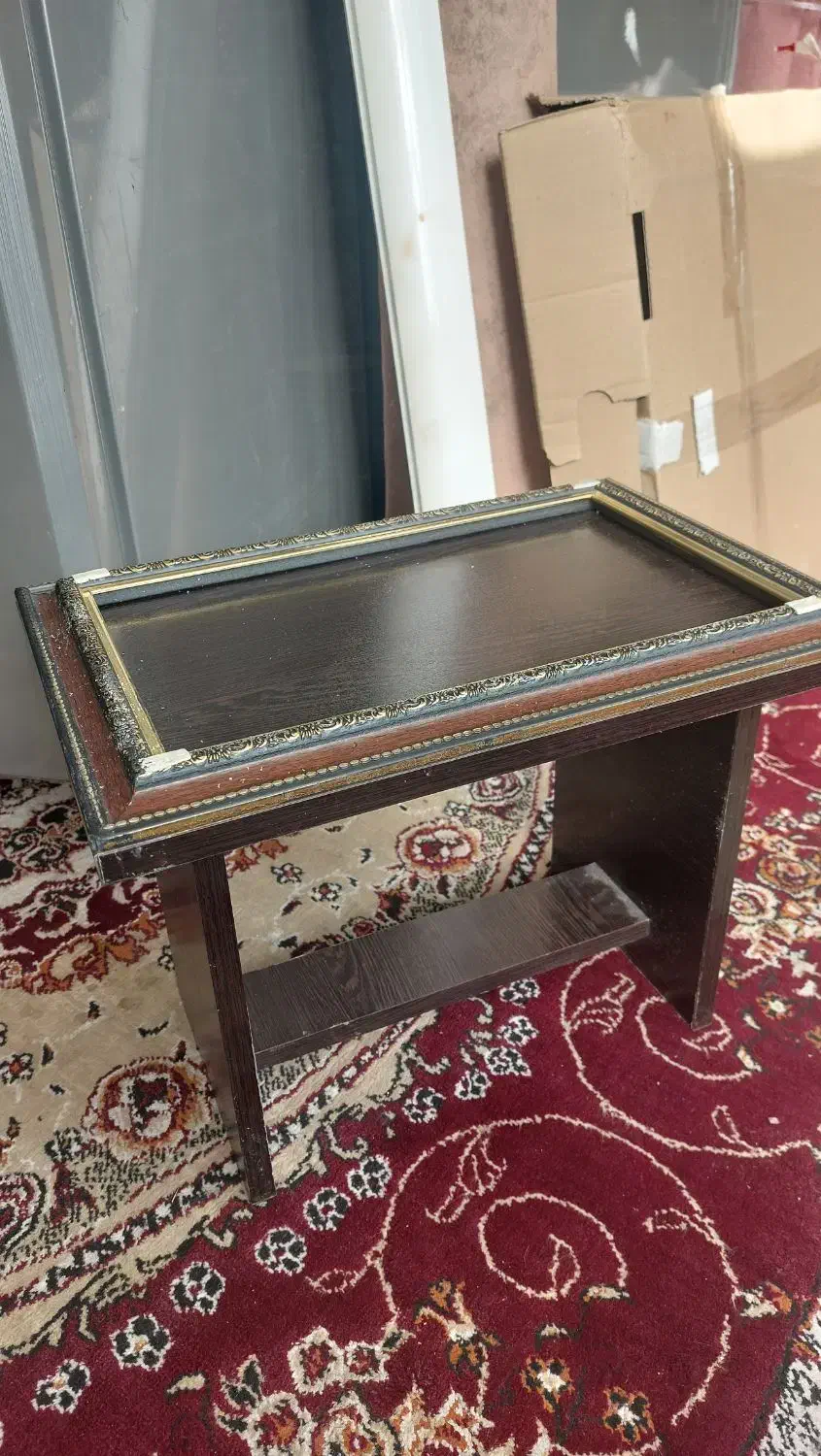 میز جلو مبلی و۴عدد میزعسلی(روی میز شیشه میخوره)|مبلمان خانگی و میز عسلی|خشت, |دیوار