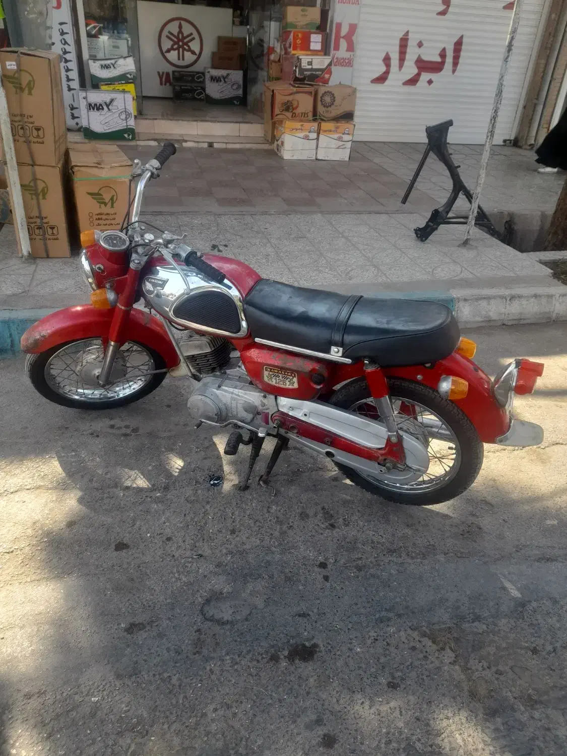 کاوازاکی ۱۲۵ زیر خاکی تک استارت روشن|موتورسیکلت|زرند, |دیوار