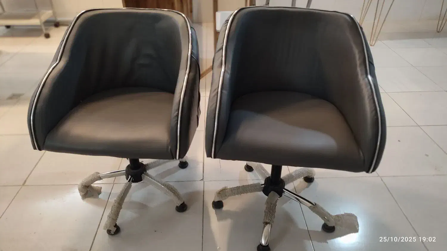 فروش لوازم ارایشگاهی|آرایشگاه و سالنهای زیبایی|بروجن, |دیوار