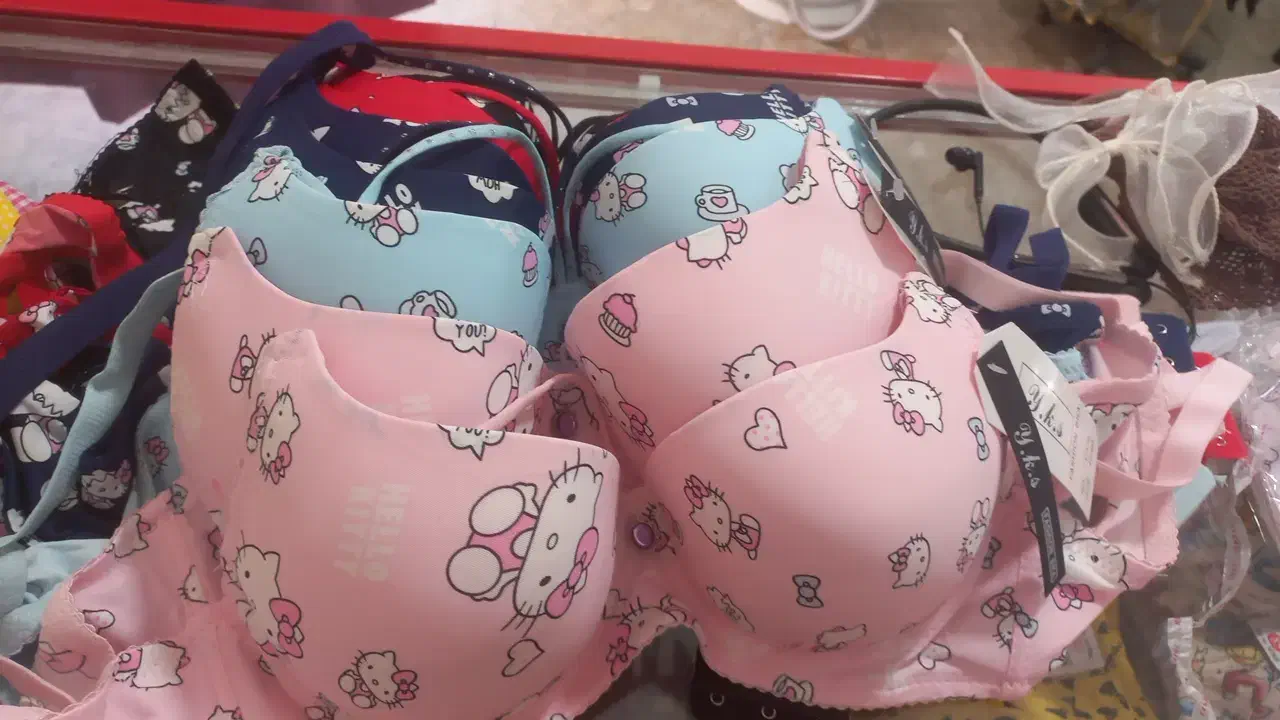 لباس زیر|لباس|داران, |دیوار