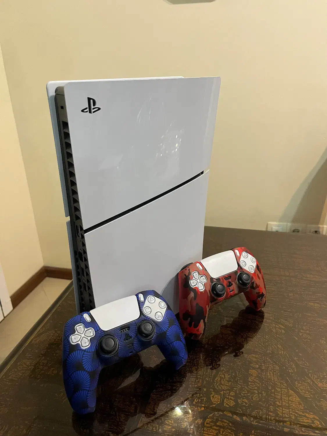 ps5 همراه با دوعدد دسته و ۱۰ بازی ps5|کنسول، بازی ویدئویی و آنلاین|تهران, باغ فیض|دیوار