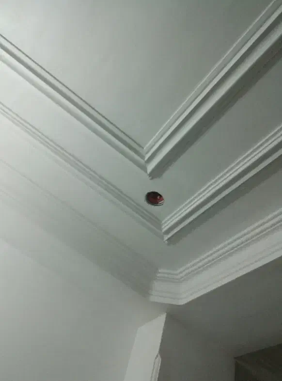 گچ کاری ساختمان سفید ۷۵خاک۱۲۵|خدمات پیشه و مهارت|لاهیجان, شهید آوینی|دیوار