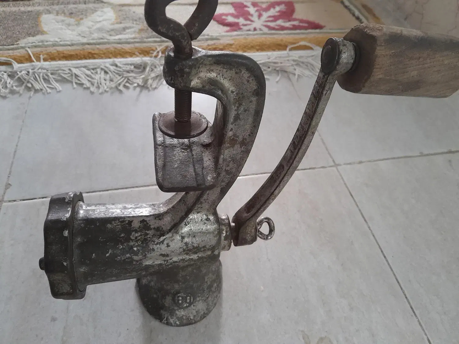 چرخ گوشت قدیمی|خردکن، آسیاب، غذاساز|بروجرد, |دیوار