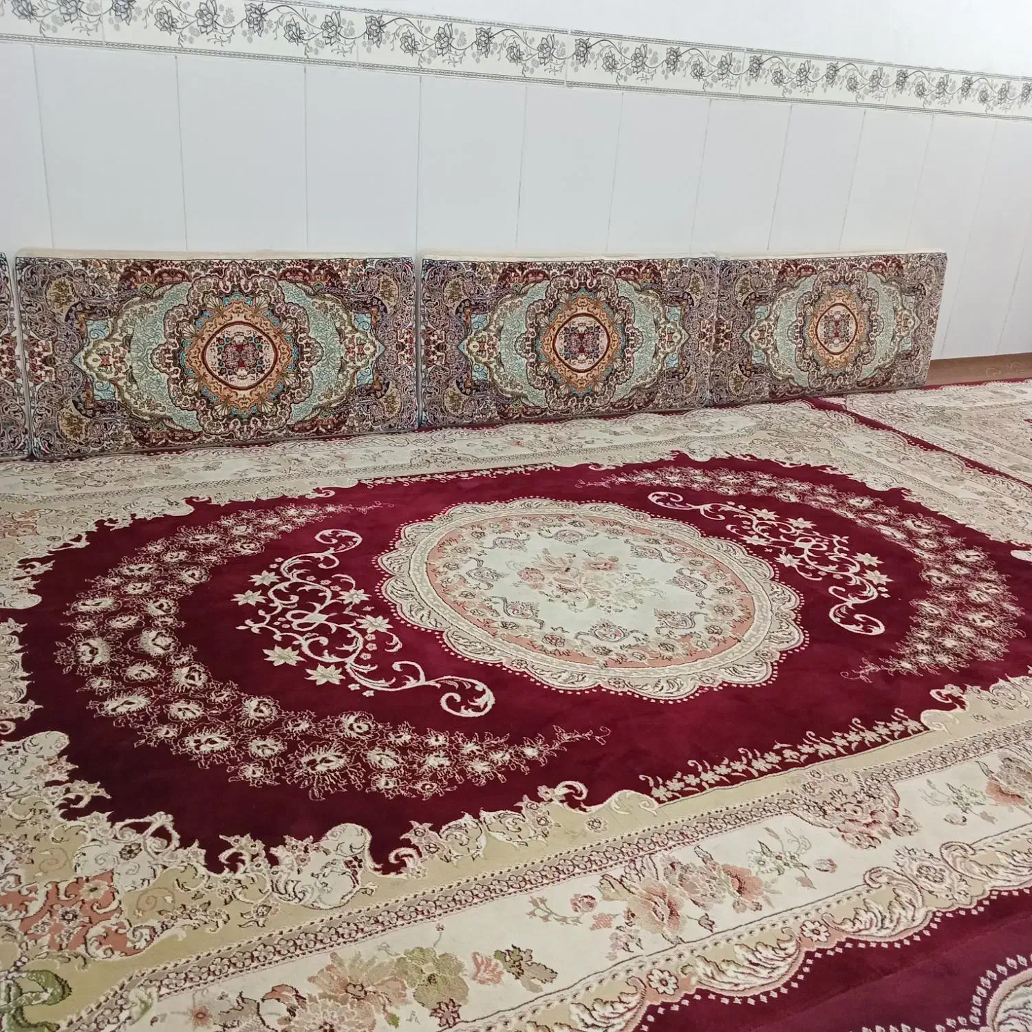 فرش|فرش|گلستان (تهران), |دیوار