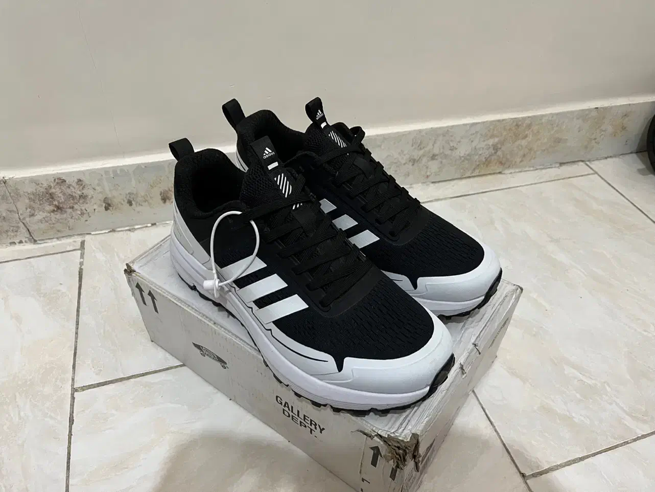 کتونی adidas سایز41و42|کیف، کفش، کمربند|تهران, گمرک|دیوار