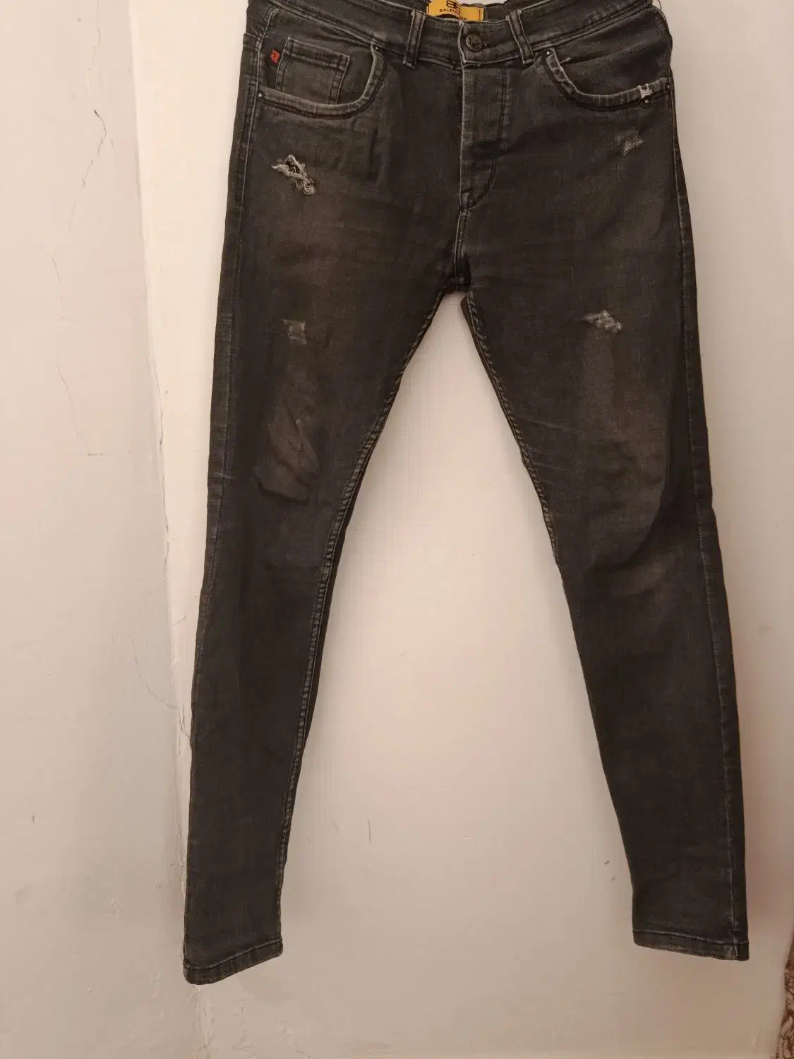 لباس|لباس|تربت جام, المهدی|دیوار