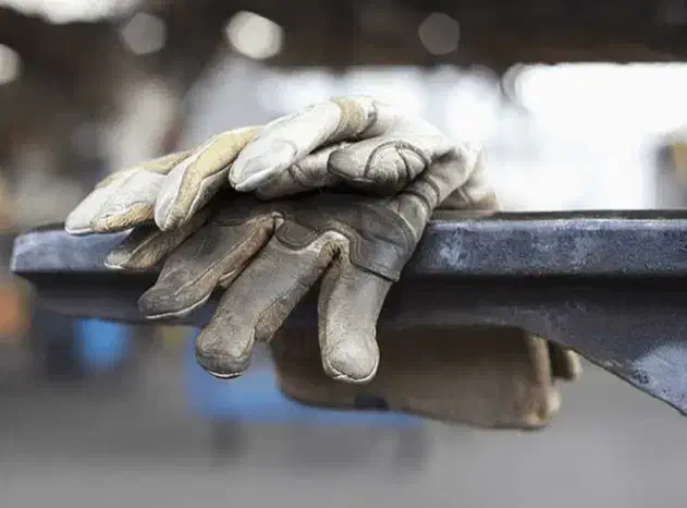 استخدامی کارگر ساده اقا|استخدام صنعتی، فنی، مهندسی|نیشابور, فخریه|دیوار