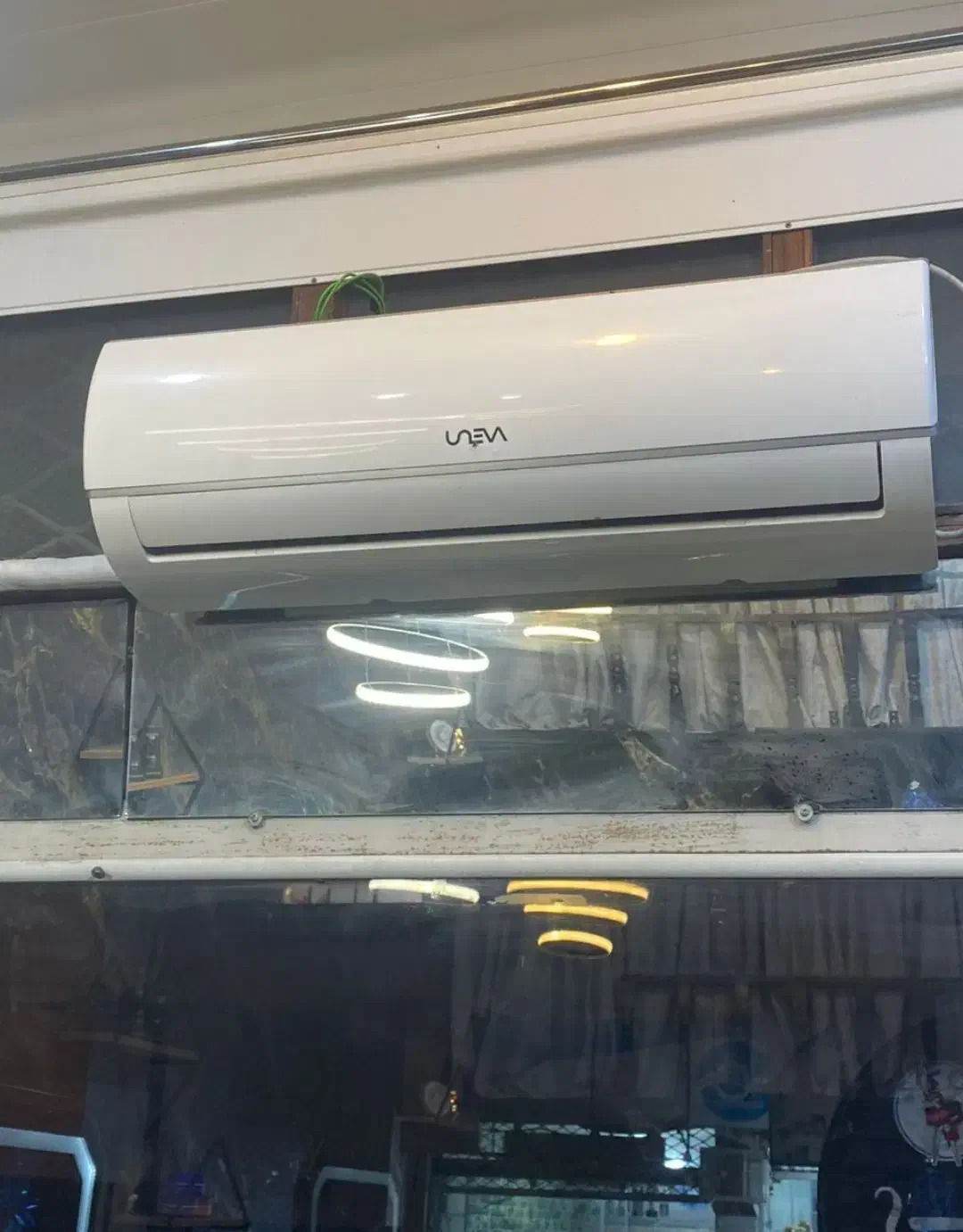 کول. پنجره ایی|کولر گازی و فن‌کوئل|پایین هولار, |دیوار