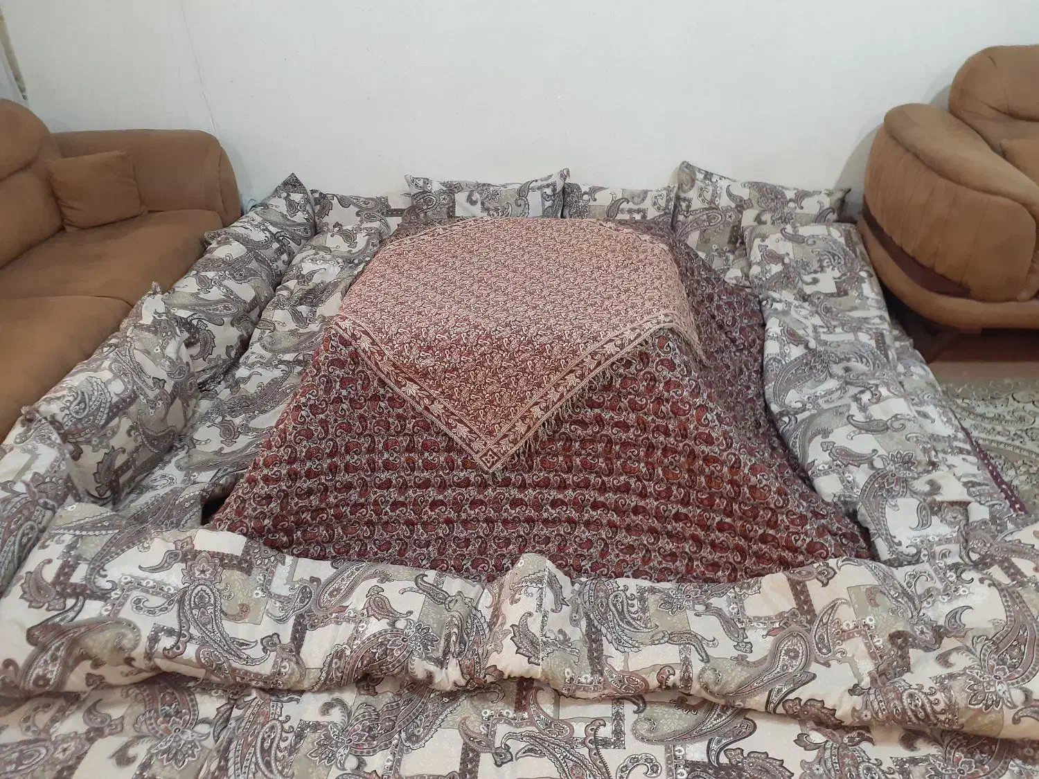 کرسی چوبی لحاف کرسی کرسی برقی|رختخواب، بالش، پتو|همدان, |دیوار