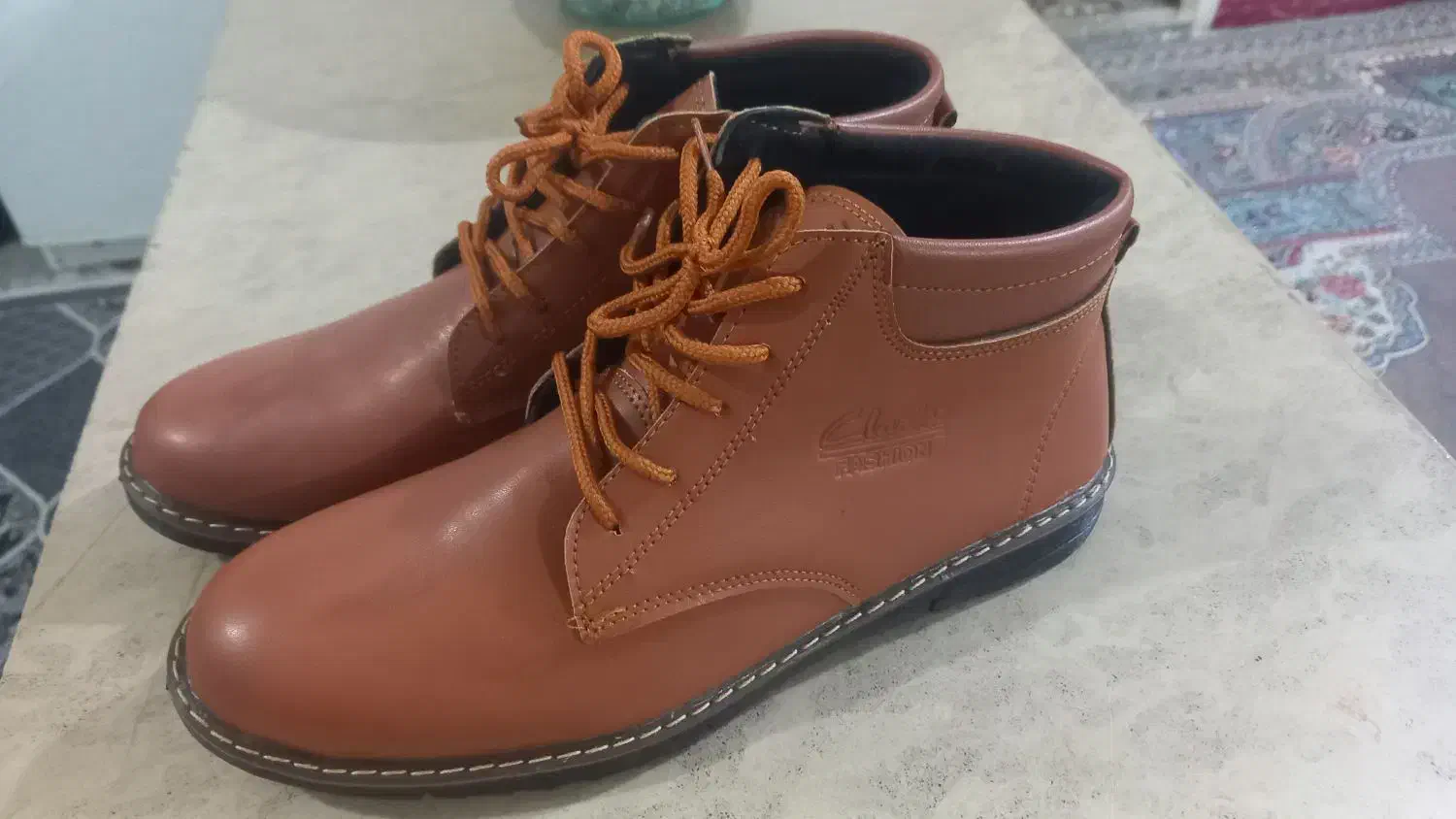 نیم بوت چرم|کیف، کفش، کمربند|دورود, |دیوار