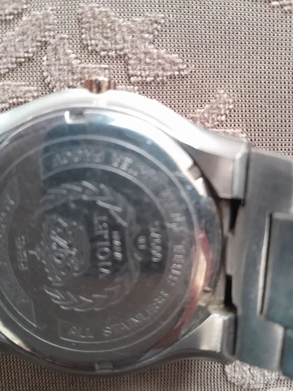 ساعت مچی|ساعت|اراک, |دیوار