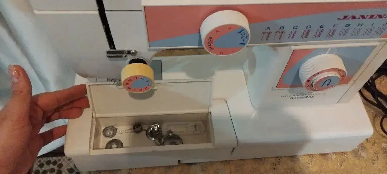 چرخ خیاطی جانینا|چرخ خیاطی و ریسندگی|مشهد, گاز|دیوار