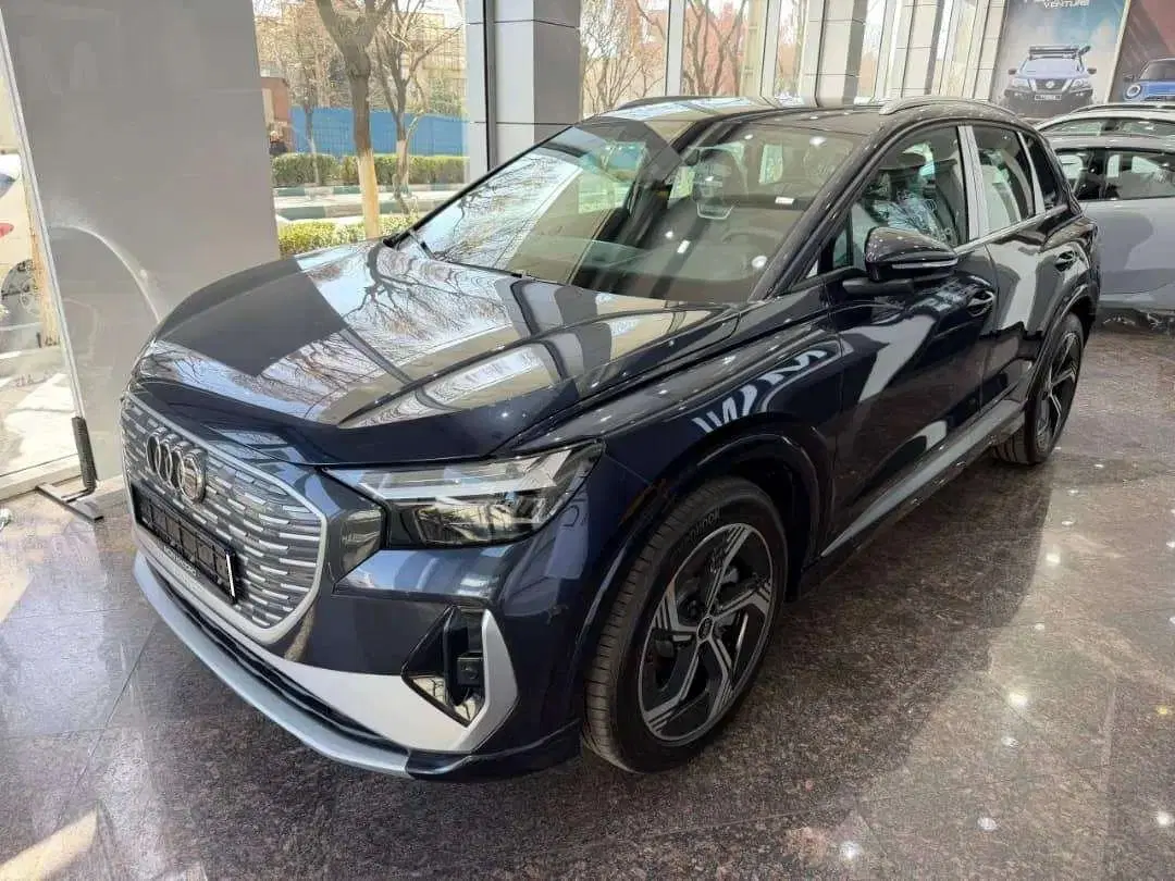 Audi q4 کیو 4 تحویل فوری مدل 2025|خودرو سواری و وانت|تهران, اختیاریه|دیوار