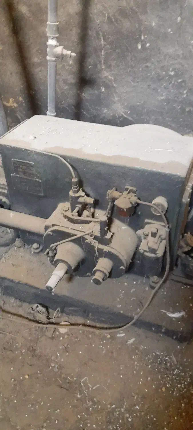 آسیاب دیزلی و آبی|ماشین‌آلات صنعتی|آشخانه, |دیوار