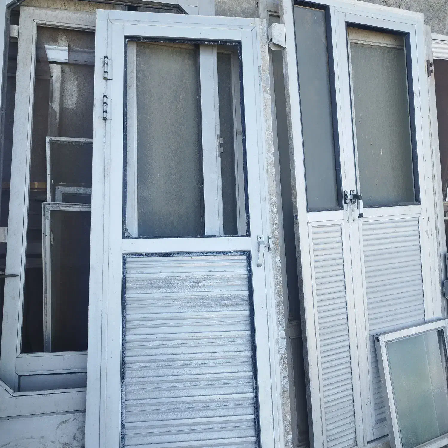 درب و پنجره آلومینیوم دست دوم|مصالح و تجهیزات ساختمان|لنجان, |دیوار