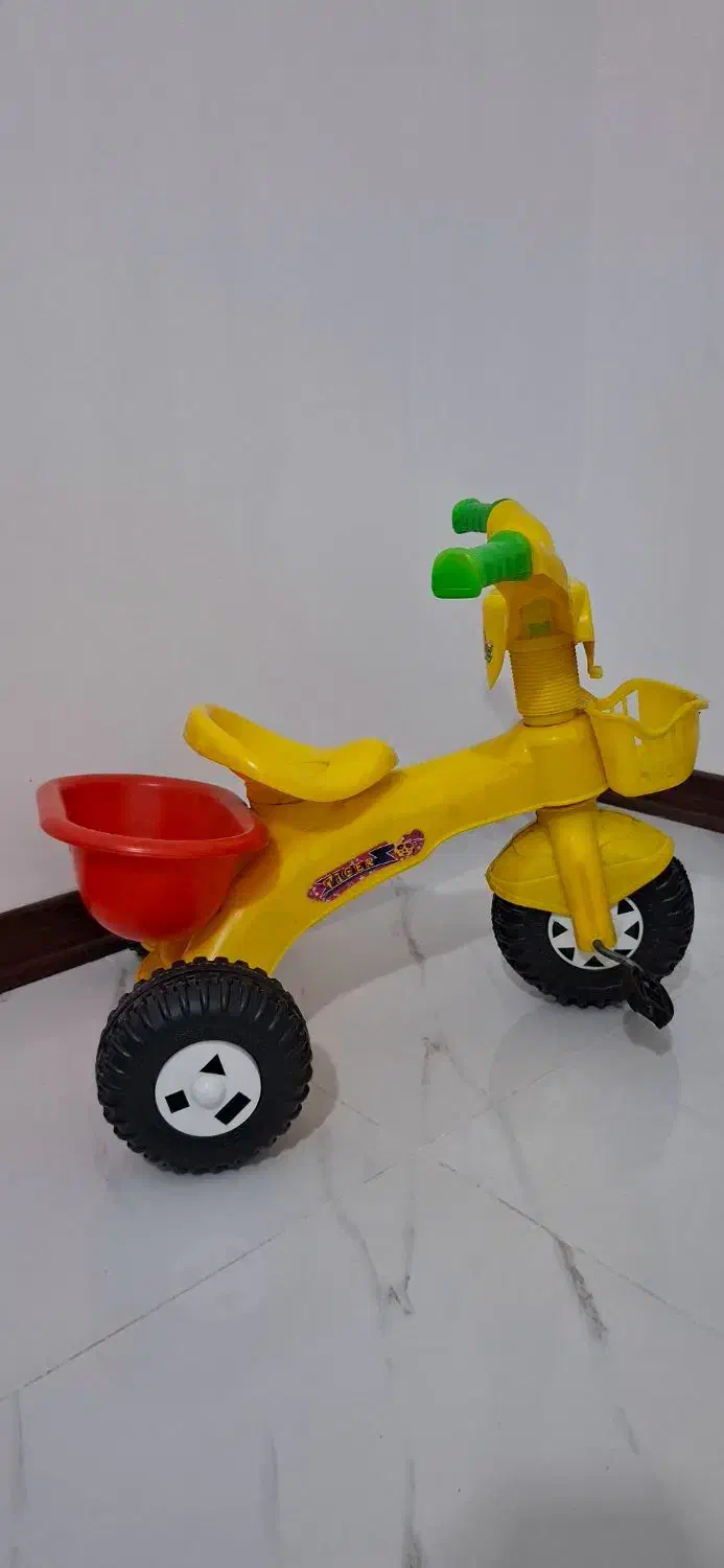 سه چرخه|دوچرخه، اسکیت، اسکوتر|قدس, شهر‌قدس|دیوار